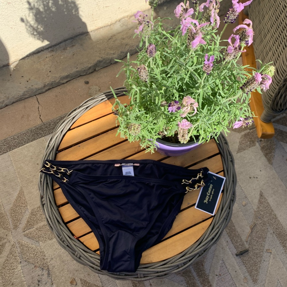 Bikini bottoms navy blue with gold chain Juicy Couture NWT